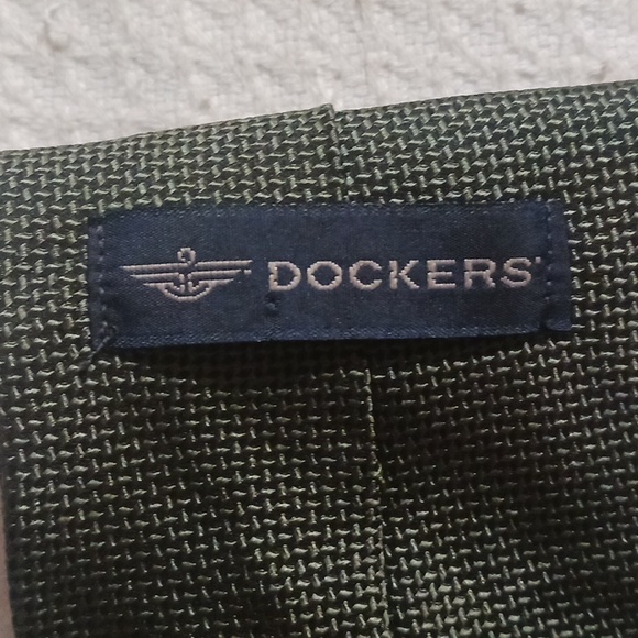 NWOT. Dockers Tie. - Picture 3 of 3